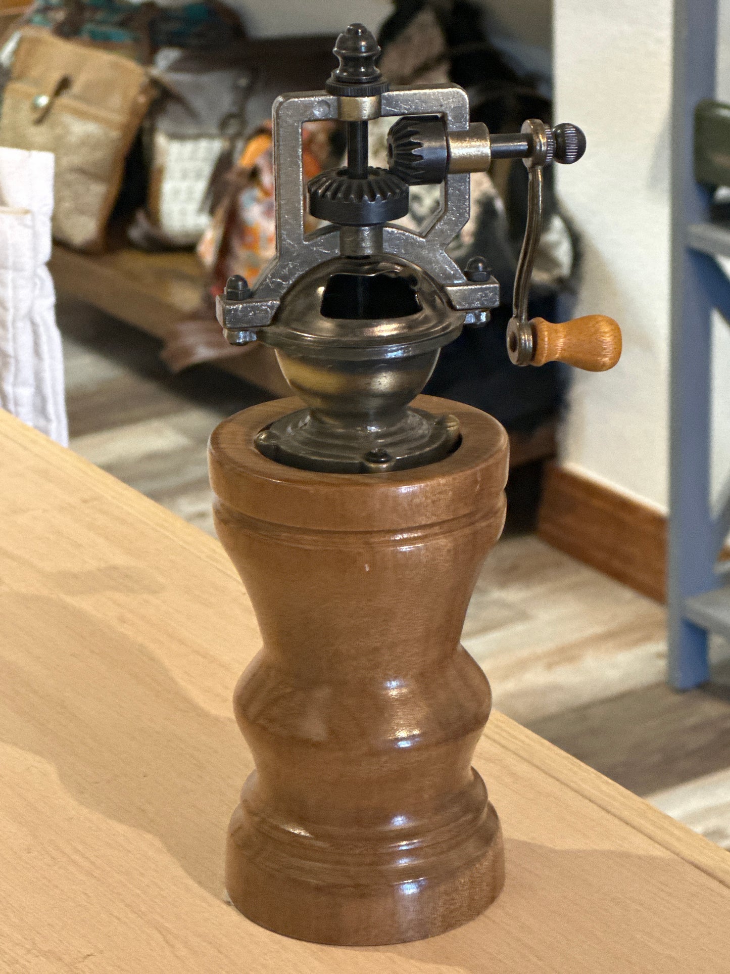 Sea Salt & Pepper Grinder-Walnut