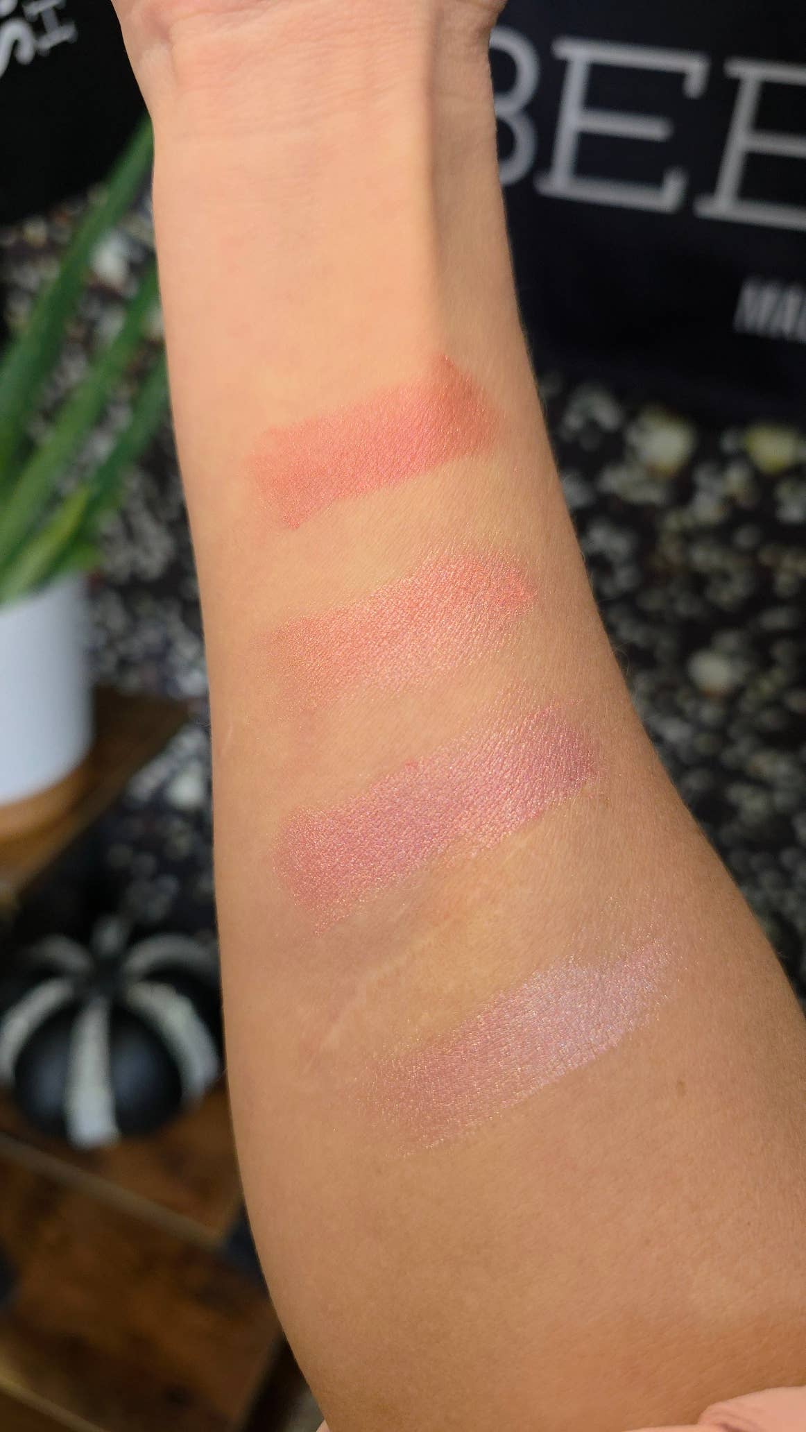 Shimmer Powder Pots: Eyes, Bronzer, Blush Only 2 Ingredients: 28-Piece Bundle with Testers + FREE Display