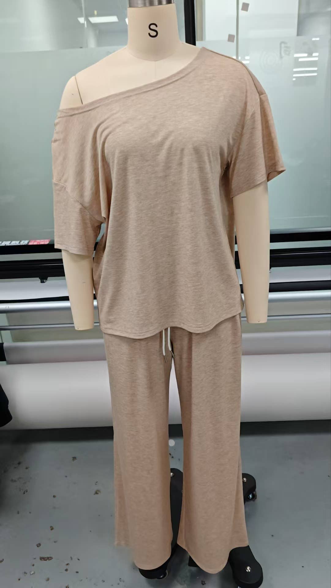 Asymmetric Neck Wide Leg Sportswear Two Piece Set: Dark gray / XL